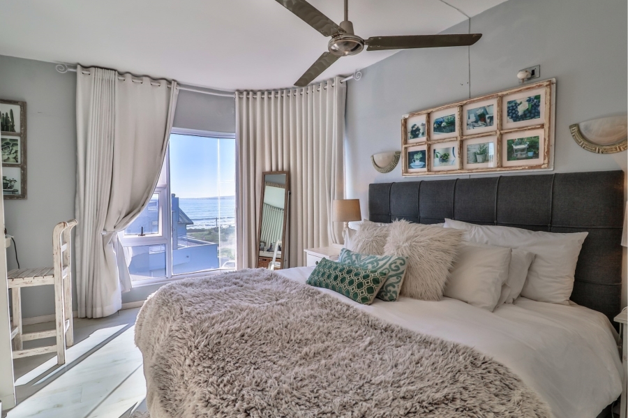 5 Bedroom Property for Sale in Calypso Beach Western Cape